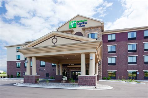 hotels in shakopee